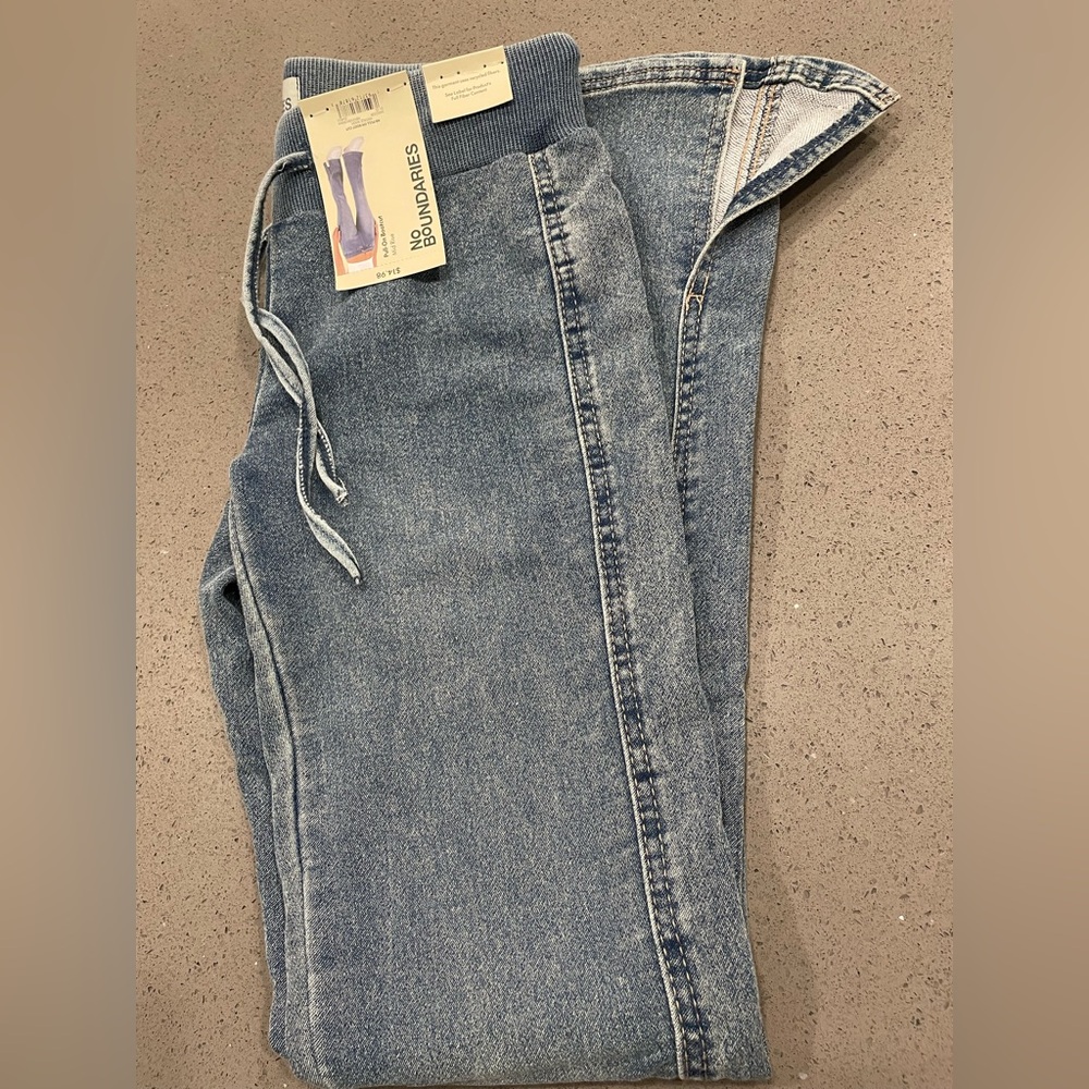 No Boundaries Juniors Relaxed Denim Jeans